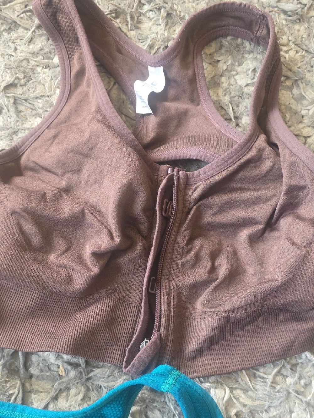4 Sports Bras Sz L - Picture 3 of 8